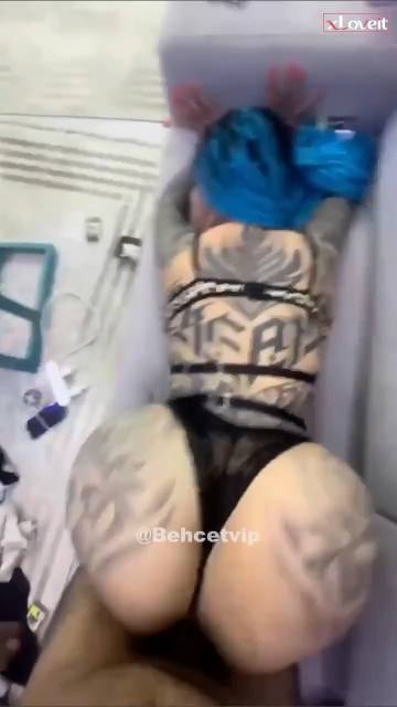 Raperin Porno Kısa sikiş videosunda inledi